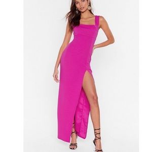 Fitted dress with slit